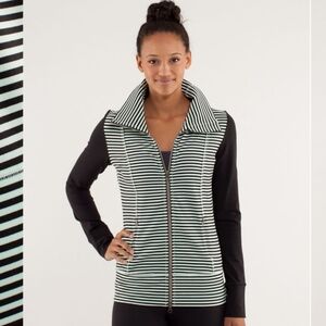 EUC Lululemon Daily Yoga JacketClassic Stripe Mint Moment Black / Black 6